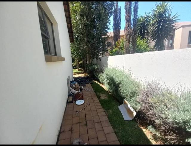 3 BEDROOM PROPERTY TO RENT IN RASLOUW MANOR